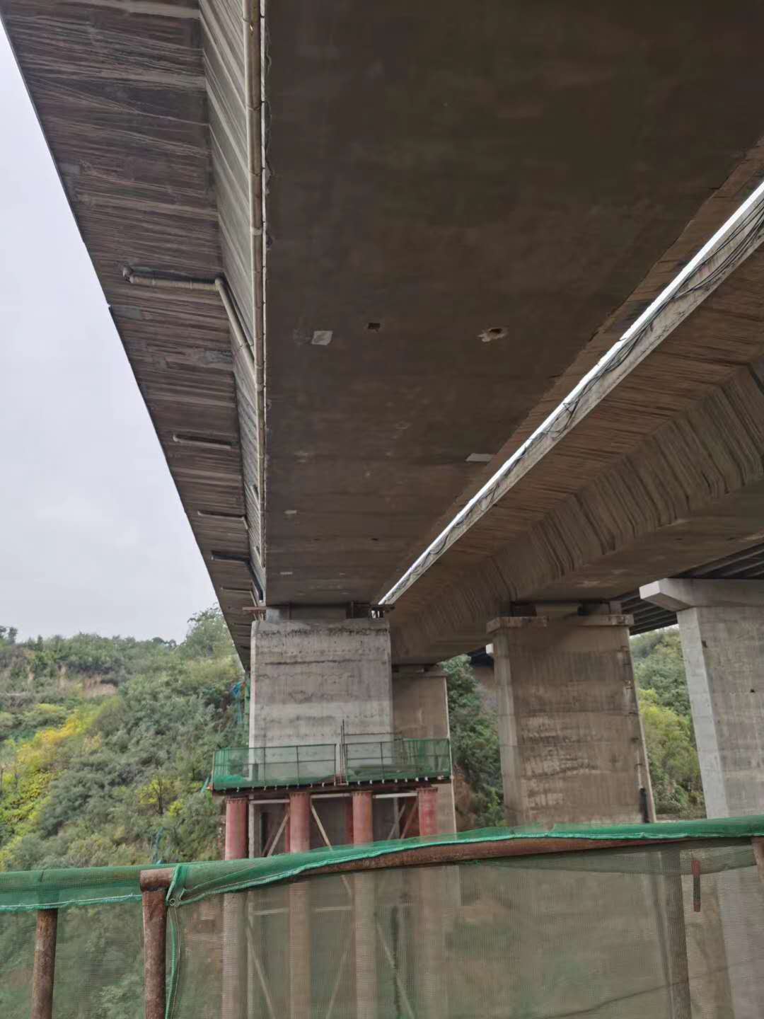 建邺桥梁加固前制定可行设计方案图并用对施工方法
